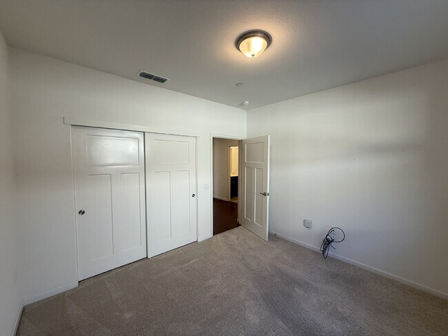 Building Photo - 3 Bedroom 2 Bath in 55+ Adult Community