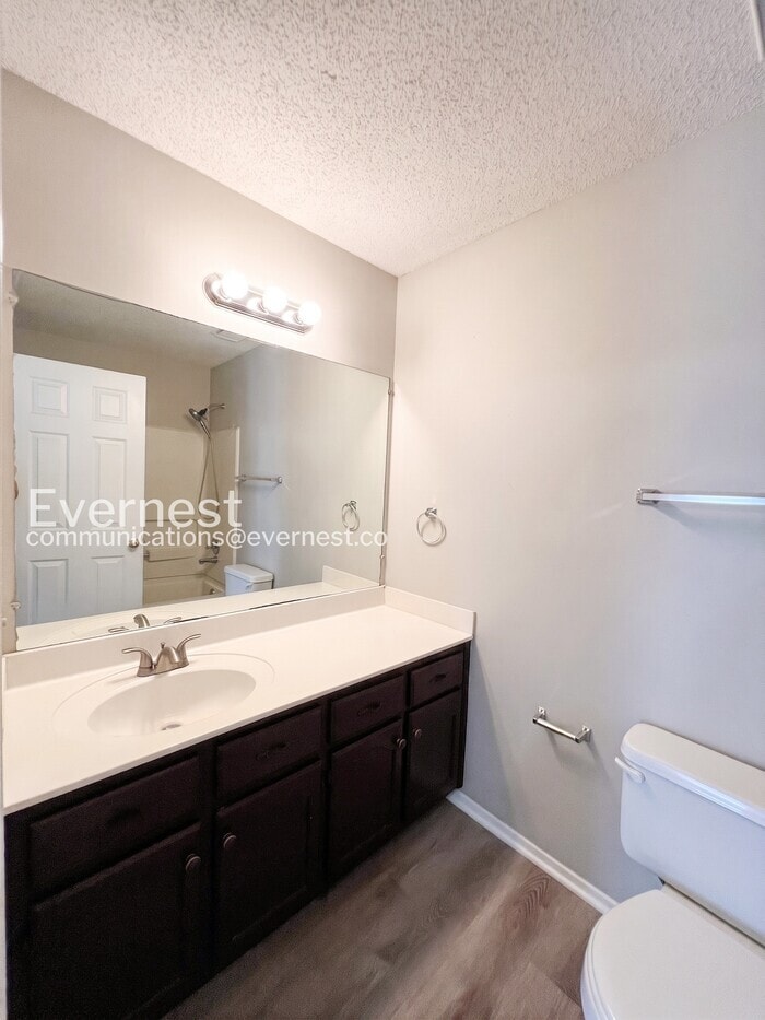Building Photo - 7594 Iris Dr