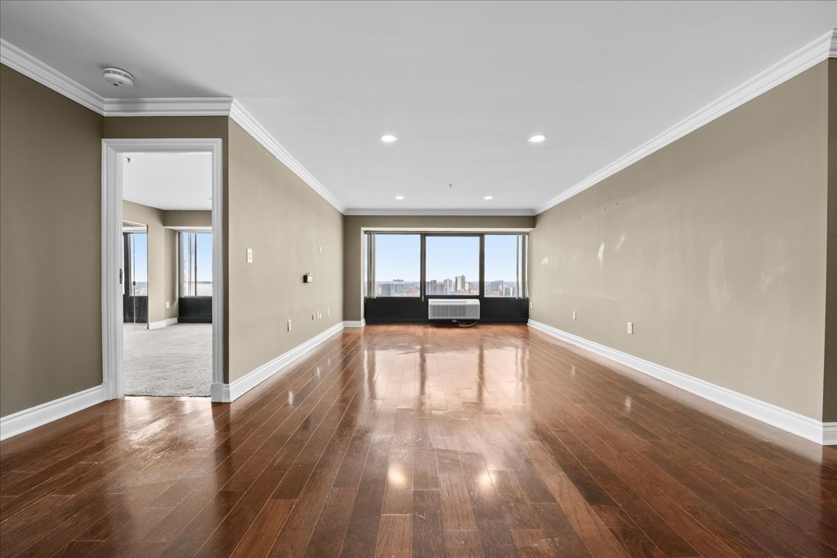 Building Photo - 300 Riverfront Dr