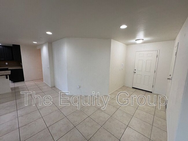 Building Photo - 2132 E Sweet Ave