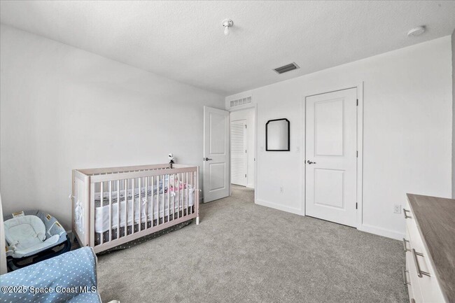 Building Photo - 14119 SW Safi Ter