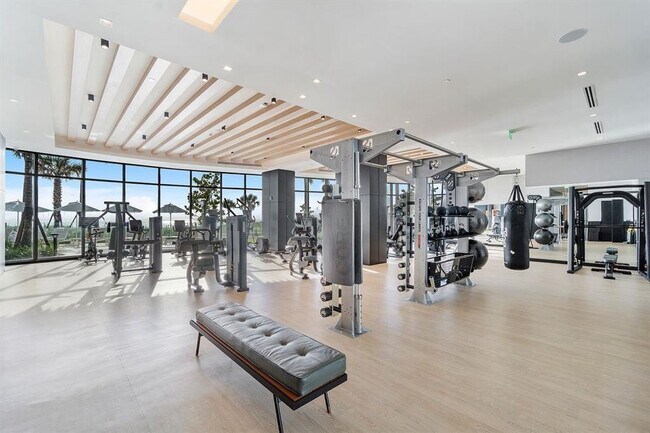 Building Photo - 1116 N Ocean Blvd