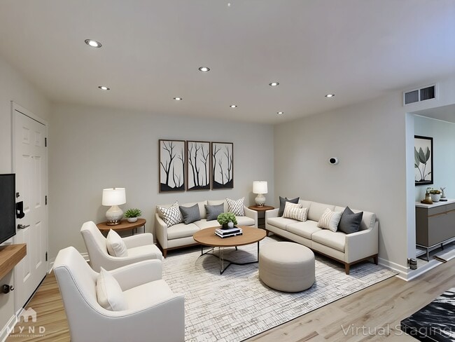 Building Photo - 500 E Riverside Dr