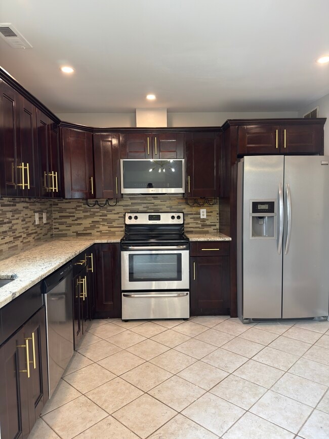Building Photo - 1706 Tulip Ave
