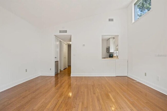 Building Photo - 1011 S Moody Ave