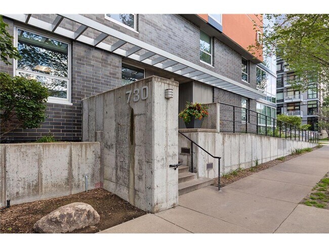 Building Photo - 730 N 4th St