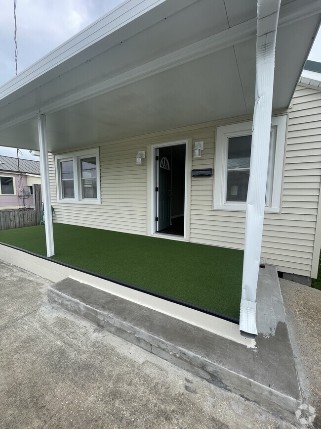 Building Photo - 114 N 11th St