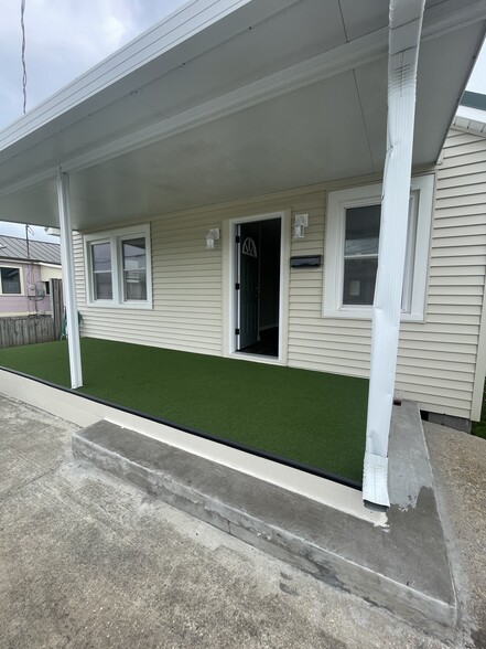 Primary Photo - 114 N 11th St