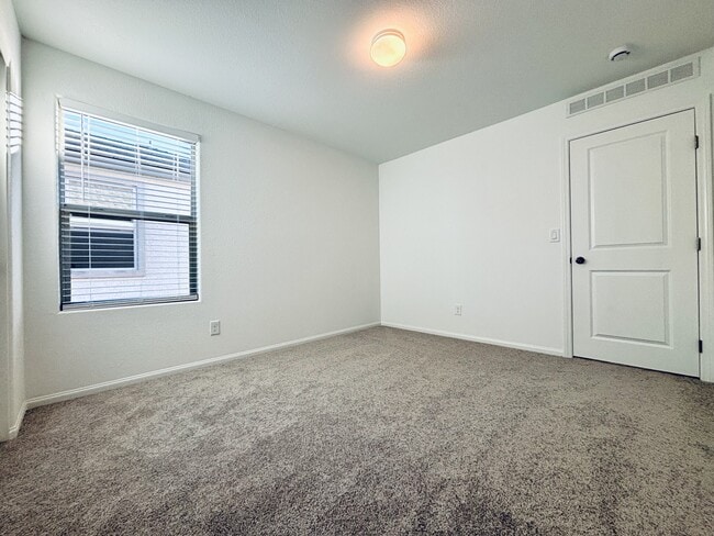 Building Photo - 6038 Swift Lariat St