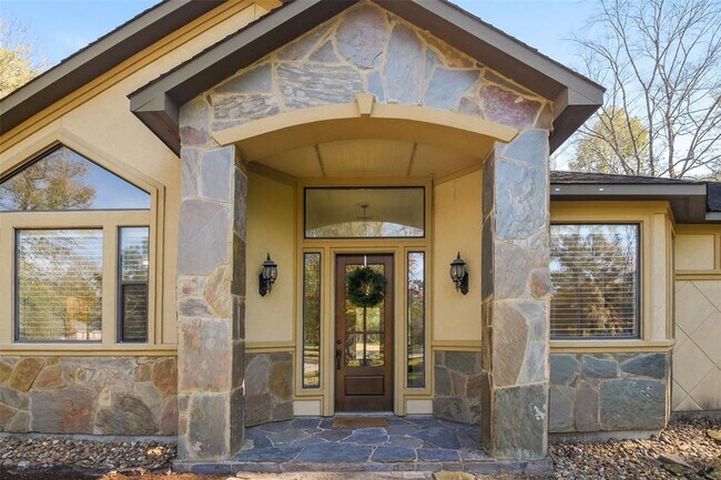 Building Photo - 5 Oak Crest Cir