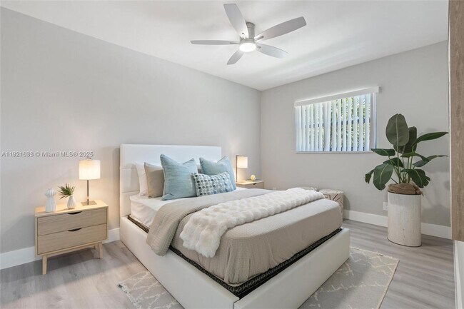 Building Photo - 1400 NE 5th Terrace