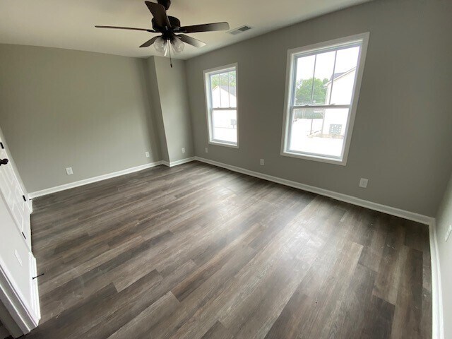 Building Photo - 225 Newtown Rd