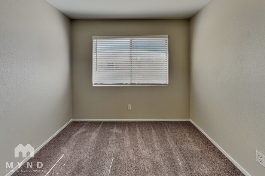 Building Photo - 3379 Dragon Fly St