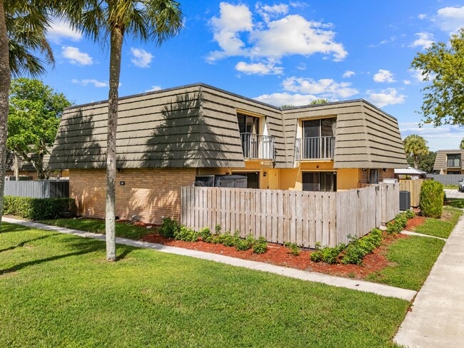 Building Photo - 2410 24th Way