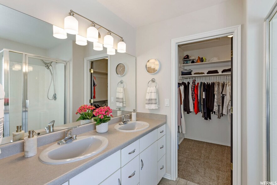 Building Photo - 1058 Aberdeen Cir