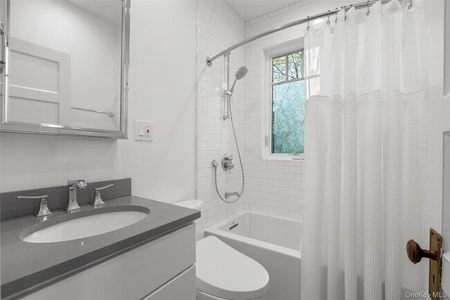 Building Photo - 49 Weaver St