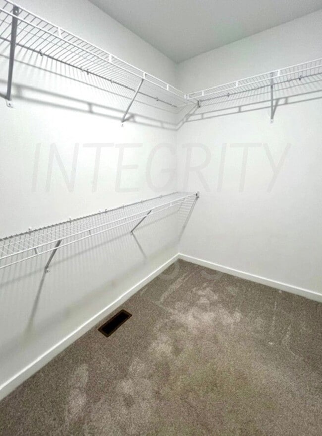 Building Photo - 800 Hoffman Hills Blvd