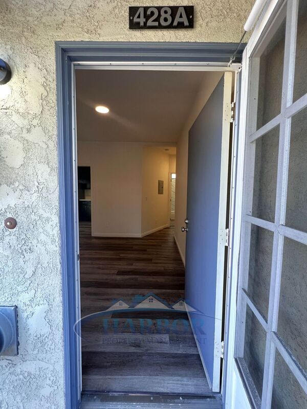 Building Photo - 426- 430 W. 22nd Street