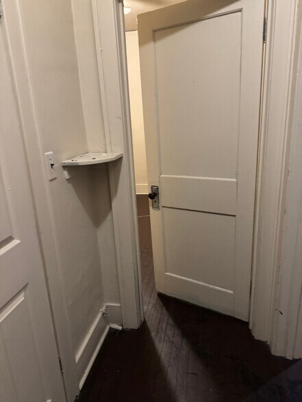 Building Photo - 5036 Dailey Ave