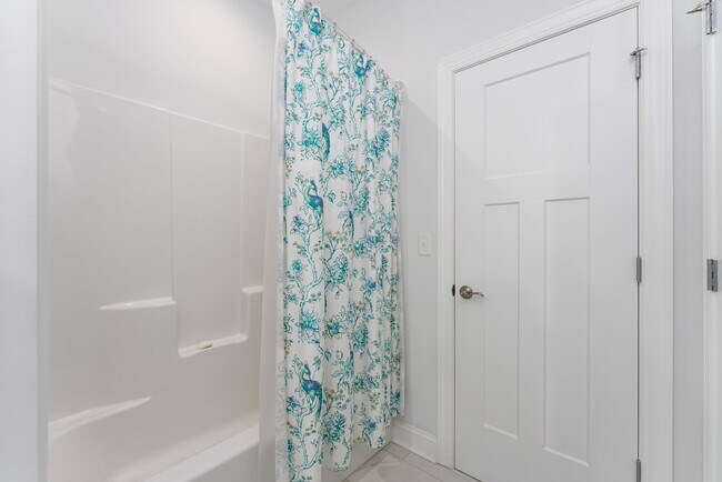 Building Photo - 107 E Barred Owl Dr