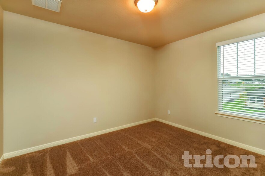 Building Photo - 5532 Shasta Pl