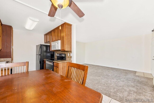 Building Photo - 1240 N Broadway