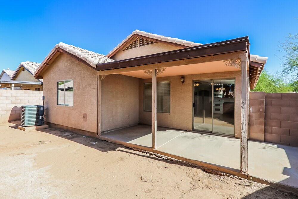 Building Photo - 10653 W Poinsettia Dr