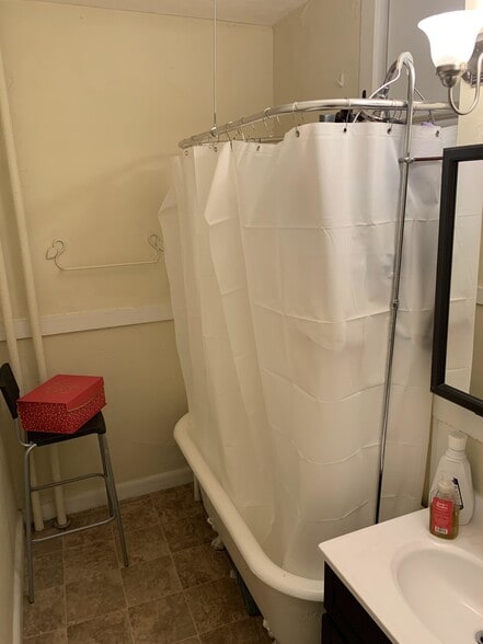 Building Photo - 216C South St