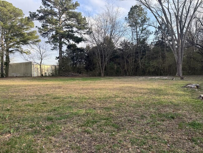 Building Photo - 112 Edna St