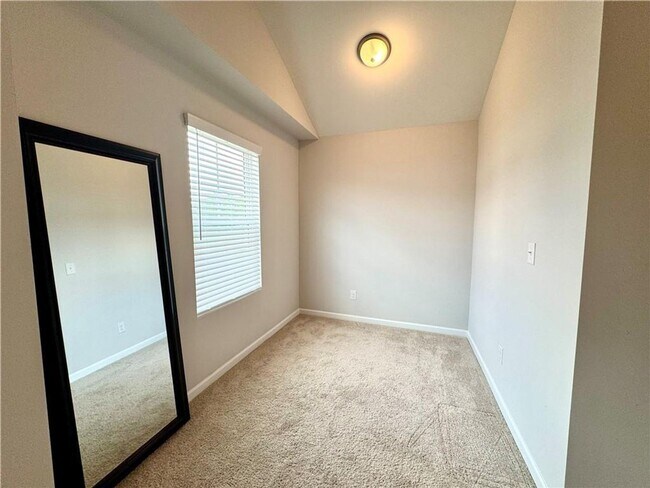 Building Photo - Beautiful Townhome Located at The Borough at Wyndham South!