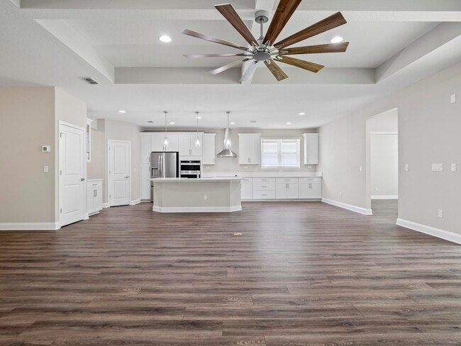 Building Photo - 4 bedroom, 3 bath home in Grand Landings G...