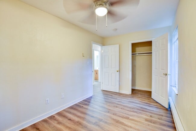 Building Photo - 3 Bedroom 1 Bathroom