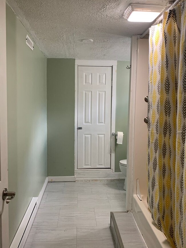 Building Photo - MOVE IN READY, APPLY NOW!!