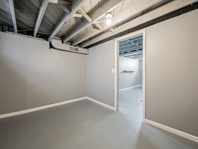 Building Photo - 127 Auburn St