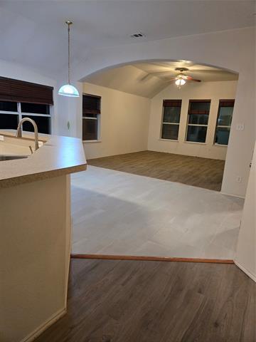 Building Photo - 606 Zollman Ct