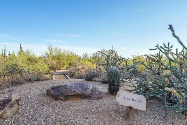 Building Photo - 6960 E Whispering Mesquite Trail