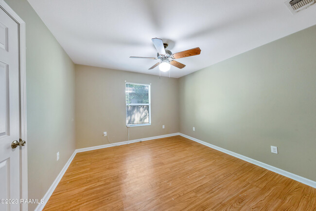 Building Photo - 110 Lana Dr