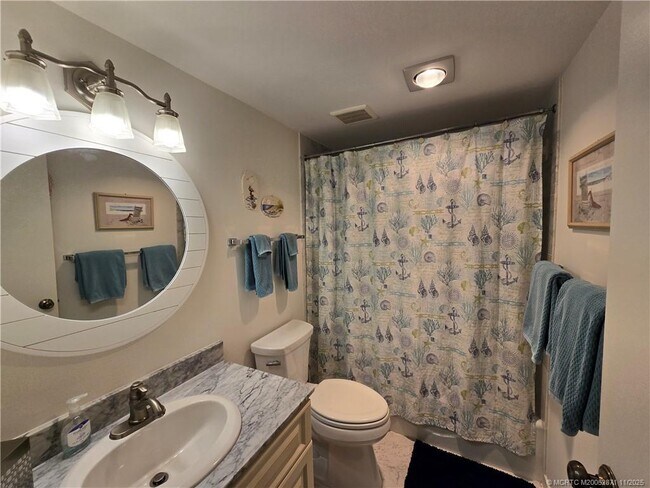 Building Photo - 316 NE Edgewater Dr