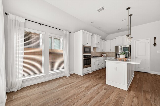 Building Photo - 17171 Crimson Crest Dr