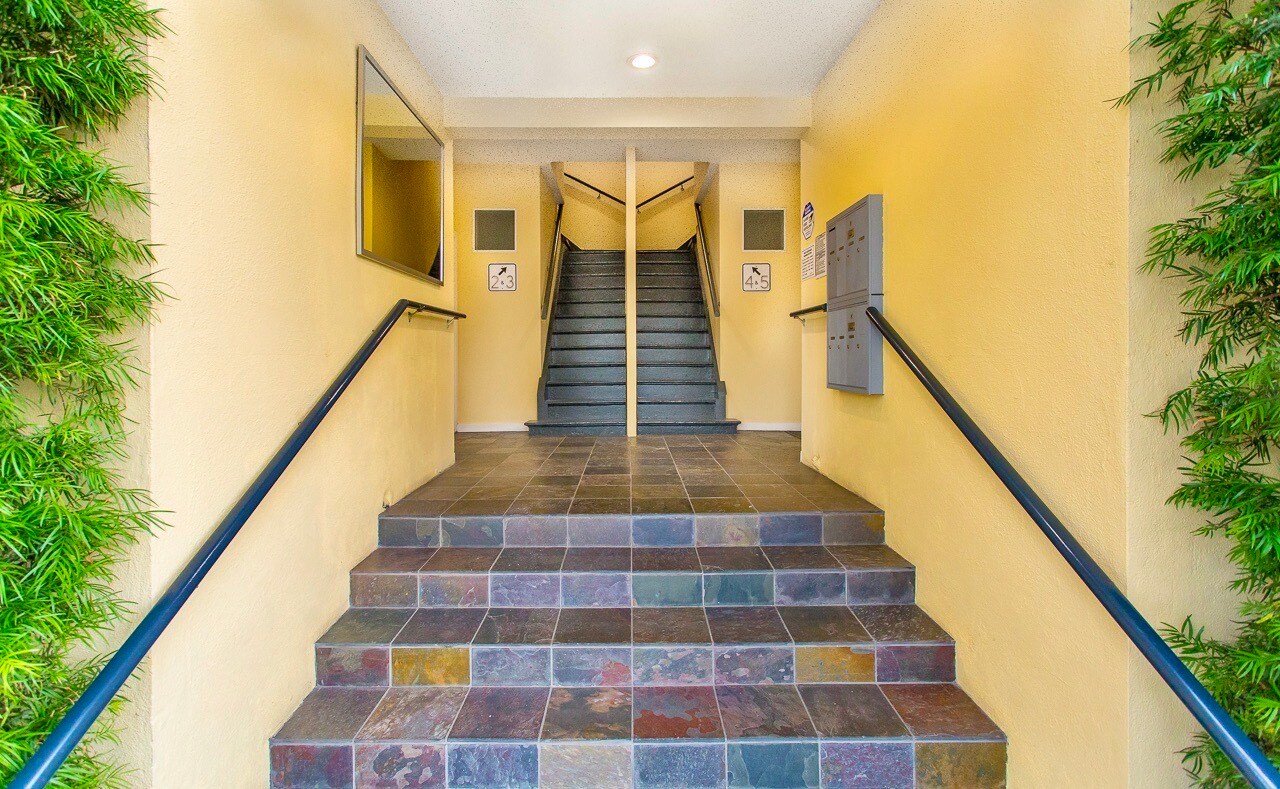 Building Photo - 1650 Winona Blvd