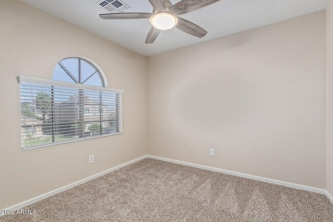 Building Photo - 2283 W Silver Creek Ln