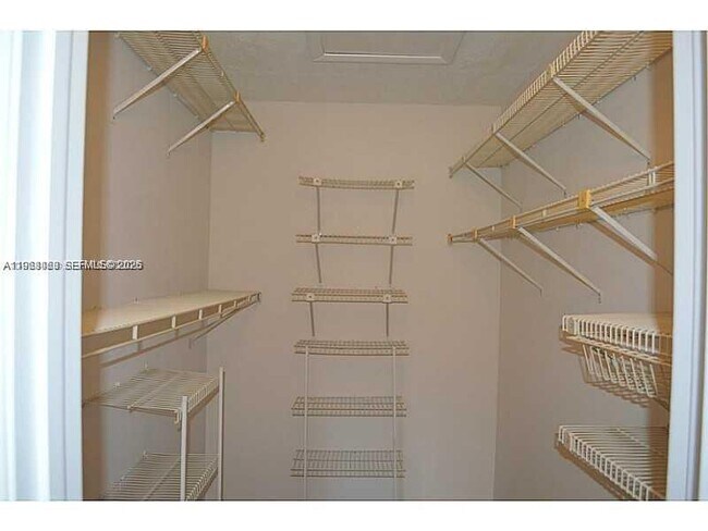 Building Photo - 2046 NW 43 Terrace