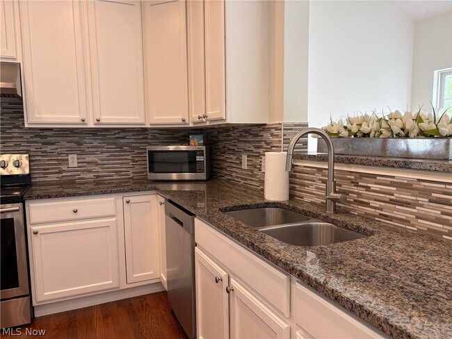 Building Photo - 4582 Devereux Drive