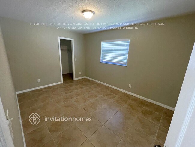 Building Photo - 1475 Paxton Terrace