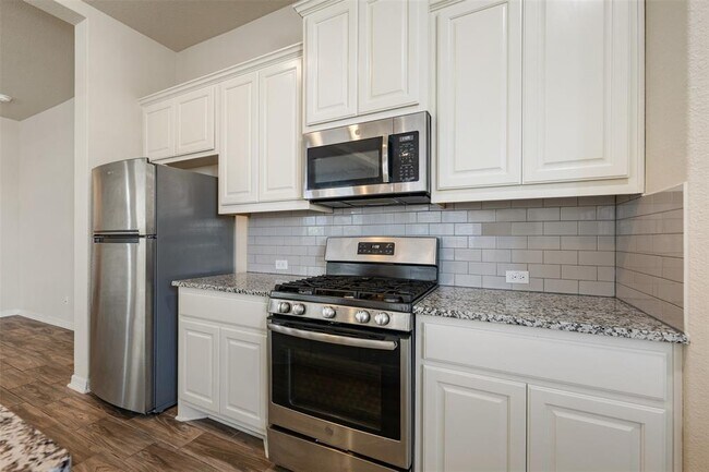 Building Photo - 2202 Dillon Pond Ln