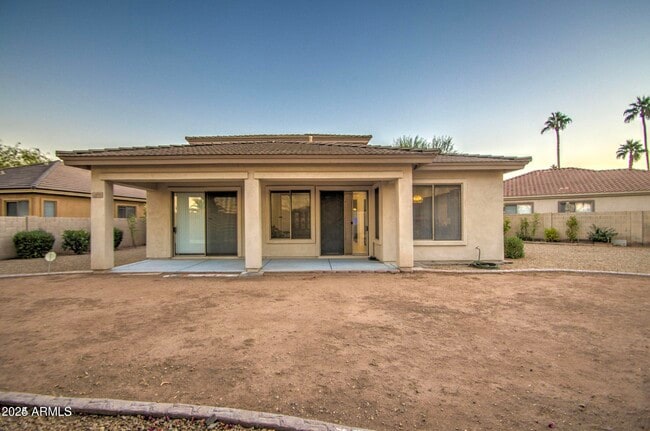Building Photo - 218 E Sunburst Ln