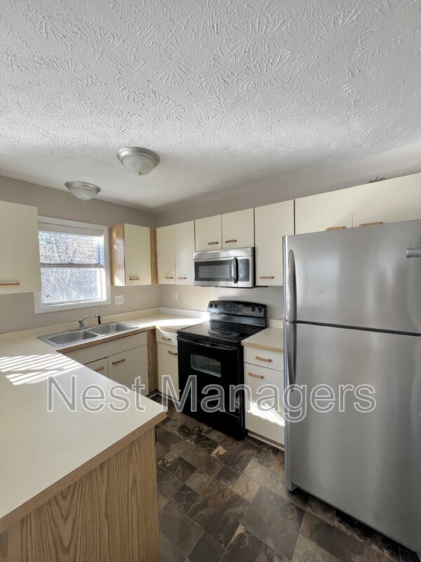 Building Photo - 1018 Wood Creek Dr