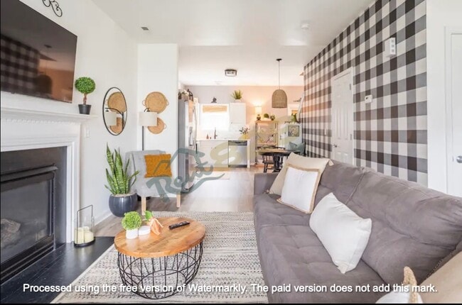 Building Photo - 28 Manderley Way