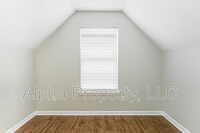 Building Photo - 204 Pope Ln