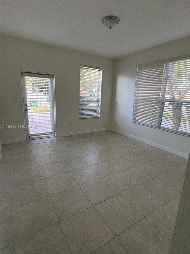 Building Photo - 9426 SW 171st Ct